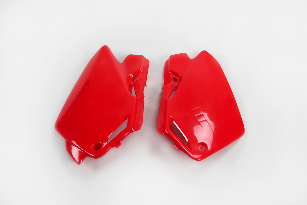 Side panels - red 070 - Honda - REPLICA PLASTICS - HO03631-070 - UFO Plast